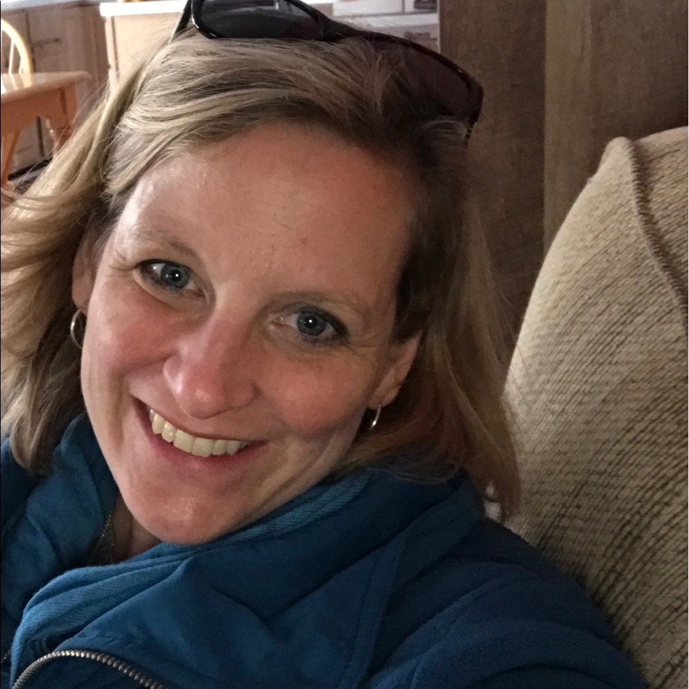 Meet your Posher, Elizabeth
